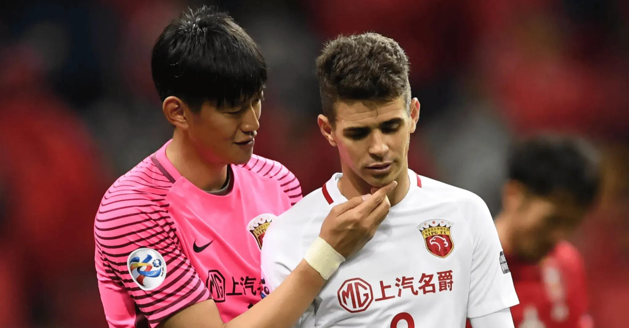 关于球员表现突出，球队实力备受肯定赢得赞誉的信息